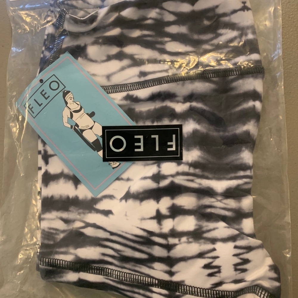 FLEO Wild Black OG Shorts Sz XS